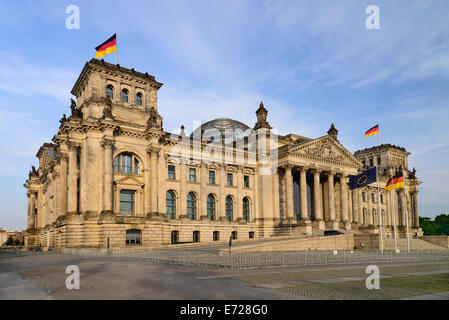 Germany, Berlin, Exterior front view of the Reichstag building which is the seat of the German Parliament designed by Paul Wallot 1884-1894 with glass dome by Sir Norman Foster added during later reconstruction. Stock Photo