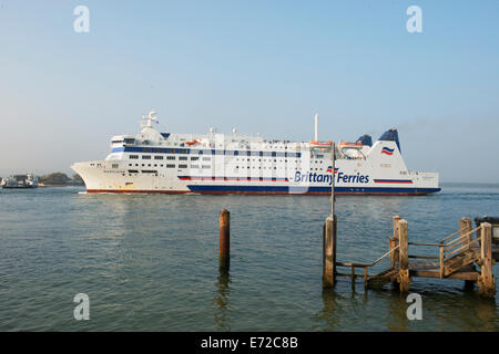 poole harbour ferries cherbourg brittany leaving sunset ship alamy entrance bournemouth sandbanks 2008 near