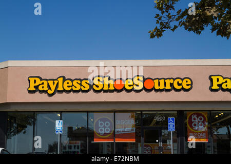 Payless shoe source store hi-res stock photography and images - Alamy