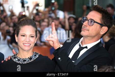 Toronto, Canada. 04th Sep, 2014. US actor and cast member Robert Downey Jr. and his wife, US producer Susan Downey, attend the premiere of the movie 'The Judge' during the 39th annual Toronto International Film Festival (TIFF), in Toronto, Canada, 04 September 2014. The festival runs from 04 to 14 September. Photo: Hubert Boesl/dpa -NO WIRE SERVICE-/dpa/Alamy Live News Stock Photo