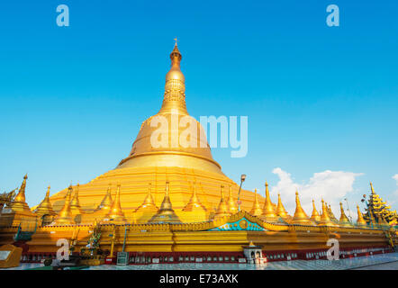 Shwemawdaw Paya pagoda, Bago, Myanmar (Burma), Asia Stock Photo