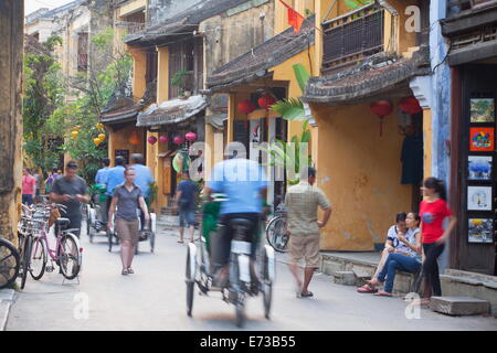 Street scene, Hoi An, UNESCO World Heritage Site, Quang Nam, Vietnam, Indochina, Southeast Asia, Asia Stock Photo