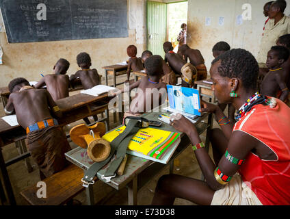 Hamer Tribe Kids In A School, Turmi, Omo Valley, Ethiopia Stock Photo