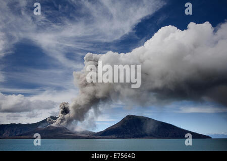 Mt Tavurvur volcanic eruption, Papua New Guinea Stock Photo