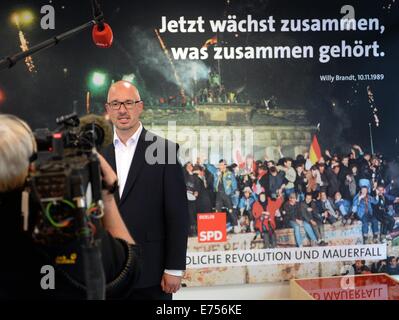 Berlin, Germany. 01st Sep, 2014. Regional chairman of the SPD Jan Stoess (L) speaks to journalists in Berlin, Germany, 01 September 2014. The Berlin SPD announces the candidates for the member vote for the succession Berlin's mayor. Photo: Britta Pedersen/dpa/Alamy Live News Stock Photo