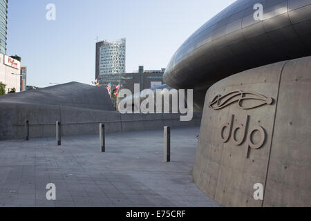 Dongdaemun Design Plaza, Seoul South Korea. Architect: Zaha Hadid. Stock Photo