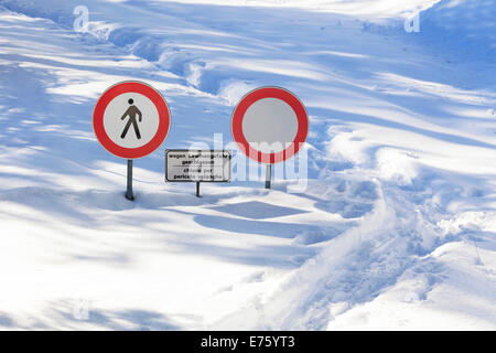 Warning signs, danger of avalanches, Penserjoch ridge, Sterzing, province of Alto Adige, Italy Stock Photo