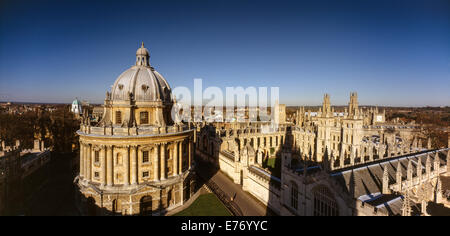 RADCLIFFE CAMERA OXFORD UNIVERSITY WITH ALL SOULS COLLEGE ON RIGHT VIEWED FROM HIGH POINT. Bodleian Library is in the Camera Stock Photo