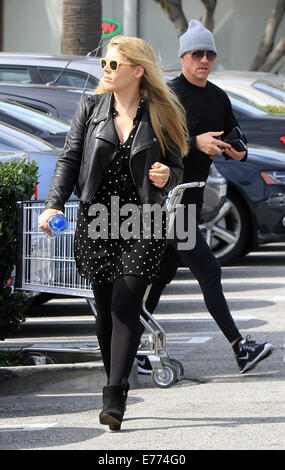 'Cougar Town' actress Busy Philipps looks fashionable after shopping for groceries at Whole Foods Market  Featuring: Busy Philipps Where: Los Angeles, California, United States When: 04 Mar 2014 Stock Photo