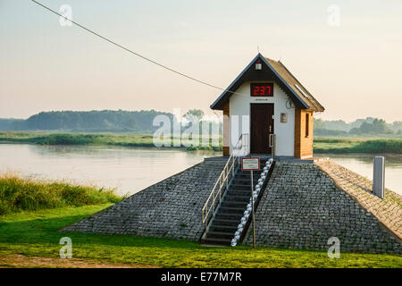 Gauge house at river Oder in Ratzdorf, Brandenburg, Germany Stock Photo