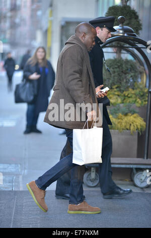 Omar Epps entering his hotel in New York  Featuring: Omar Epps Where: Manhattan, New York, United States When: 06 Mar 2014 Stock Photo