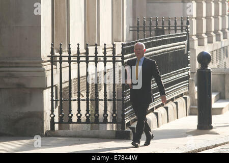 Westminster London, UK. 9th September 2014. Leader of the House of Commons William Hague MP arrives at Downing street for the weekly cabinet meeting Credit:  amer ghazzal/Alamy Live News Stock Photo