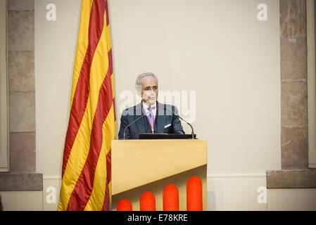 Sept. 9, 2014 - JOSEP CARRERAS I COLL, better known as JOSE CARRERAS, fresh bearer of the medal of honor in gold of the Catalan parliament for his artistic career and humanitarian work with his leukemia foundation, holds a speech during the honor ceremony Credit:  Matthias Oesterle/ZUMA Wire/ZUMAPRESS.com/Alamy Live News Stock Photo