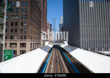 CHICAGO,USA-JULY 11,2013: Famous elevated overhead commuter train in Chicago. Stock Photo