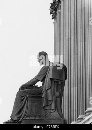 Photograph of the Archives Statue The Past, 1970 Stock Photo