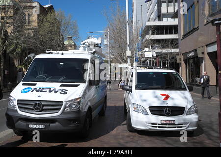 channel 7 channel ten new steams in macquarie street awaiting the arrival of Governor marie bashir to open the 55th parliament Stock Photo