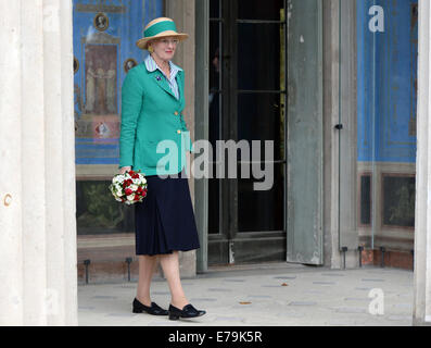 Potsdam, Germany. 10th Sep, 2014. Queen Margrethe II. of Denmark walks around the Charlottenhof Palace in Sanssouci in Potsdam, Germany, 10 September 2014. Photo: Ralf Hirschberger/dpa/Alamy Live News Stock Photo