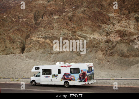 RV, and sea level sign 282 ft / 86 m above Badwater Basin, (the lowest land in North America), Death Valley National Park, Mojav Stock Photo