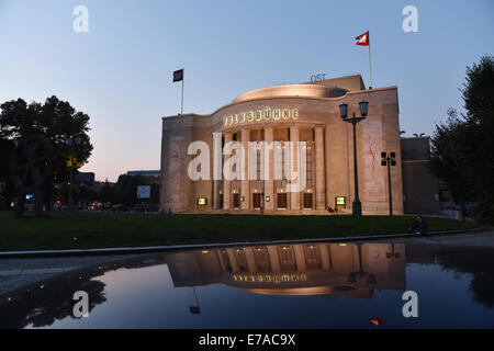 Berlin, Germany. 04th Sep, 2014. The Volksbuehne at Rosa-Luxemburg-Platz in Berlin, Germany, 04 September 2014. Photo: JENS KALAENE/dpa/Alamy Live News Stock Photo