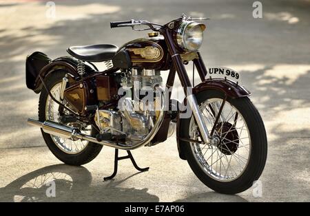 Royal Enfield Bullet 350 cc G2 1954 made in England in India Stock Photo