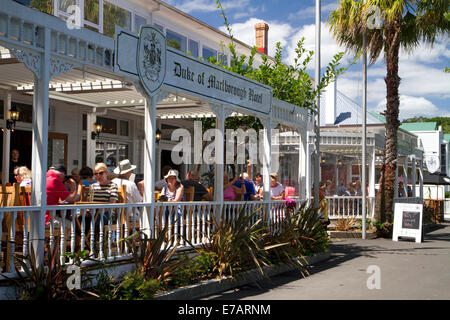 Patio dining at a restaurant in the waterfront town of Russell on the Bay of Islands, North Island, New Zealand. Stock Photo