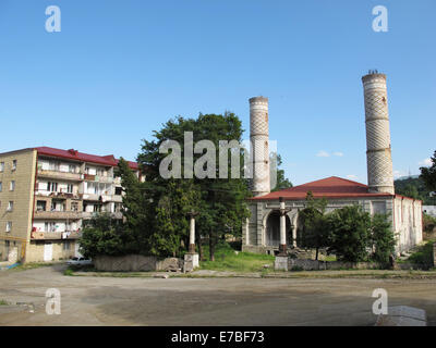 View of the renovated Upper Mosque and a residential building in Shusha in the Armenian region Nagorno-Karabakh on 25 June 2014. The Nagorno-Karabakh Republic is a de facto independent but unrecognized state disputed between Armenia and Azerbaijan. The landlocked region in the South Caucasus is inhabited by Armenians. Photo: Jens Kalaene -NO WIRE SERVICE- Stock Photo