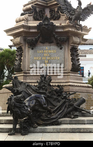 Monument honouring the heroes of August 10, 1809 on Plaza Granda in the city center of Quito, Ecuador Stock Photo