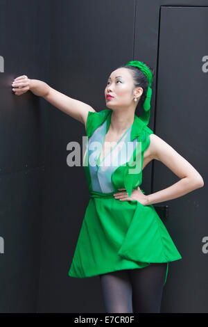 London, UK. 13 September 2014. Fashionistas gather at Somerset House during London Fashion Week. Photo: CatwalkFashion/Alamy Live News Stock Photo