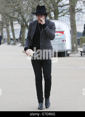 Pete Doherty walking past the ITV Studios today  Featuring: Pete Doherty Where: London, United Kingdom When: 11 Mar 2014 Stock Photo