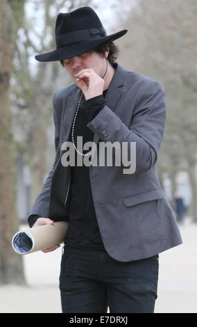 Pete Doherty walking past the ITV Studios today  Featuring: Pete Doherty Where: London, United Kingdom When: 11 Mar 2014 Stock Photo