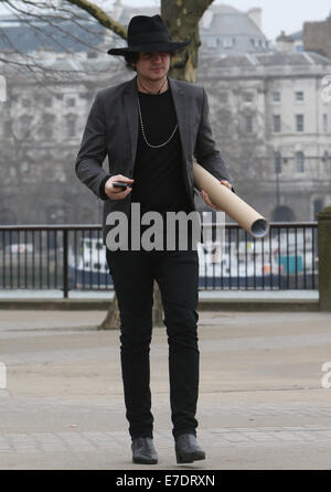 Pete Doherty walking past the ITV Studios today  Featuring: Pete Doherty Where: London, United Kingdom When: 11 Mar 2014 Stock Photo