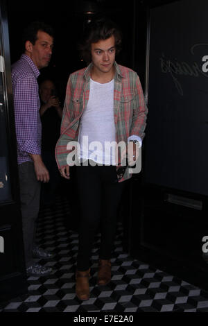 Harry Styles leaving Craigs Restaurant on Melrose in West Hollywood  Featuring: Harry Styles Where: Los Angeles, California, United States When:  12 Mar 2014 Stock Photo - Alamy