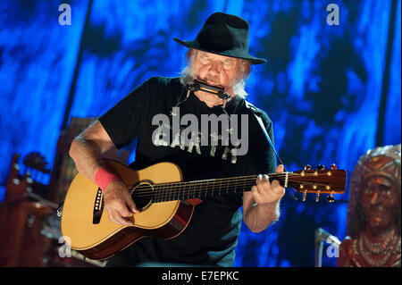 Sept. 13, 2014 - Raleigh, North Carolina; USA - Musician NEIL YOUNG performs live as part of the 29th Annual Farm Aid benefit concert that took place to a sold out audience at the Time Warner Cable Music Pavilion. Copyright 2014 Jason Moore. © Jason Moore/ZUMA Wire/Alamy Live News Stock Photo