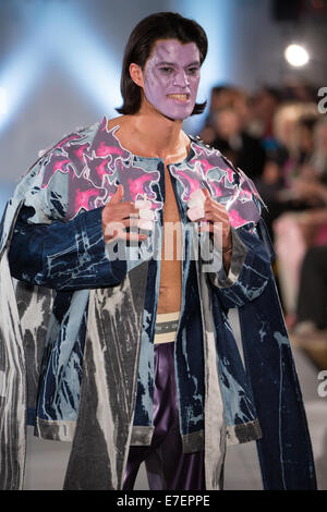 London, UK. 15th Sep, 2014. Vin and Omi Catwalk Show, London Fashion Week Spring Summer 2015 Credit:  Chris Yates/Alamy Live News Stock Photo