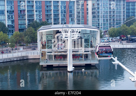 Gondolas of the Emirates Air Line cable car aarriving at Royal Docks terminal, East London Stock Photo