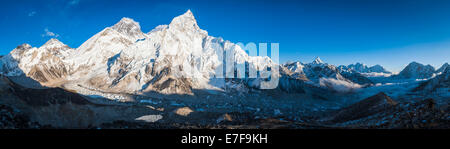 Panoramic view of snowy mountains in rural landscape, Gorak Shep, Khumbu, Nepal Stock Photo