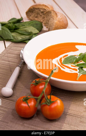 TOMATO AND BASIL SOUP Stock Photo - Alamy