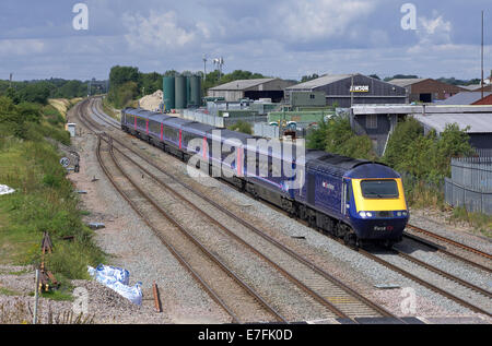 A first great western HST passes the site of challow station on the great western mainline with a swansea to london paddington s Stock Photo