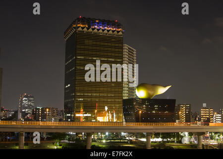 Asahi Beer Hall at night, in Sumida, Tokyo, Japan Stock Photo