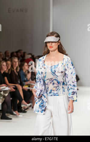 London, UK, 16 September 2014.  A model on the runway at the Design Collective for Evans Spring Summer 2015 show during London Fashion Week at the Freemasons' Hall, Covent Garden.  Credit:  Stephen Chung/Alamy Live News Stock Photo
