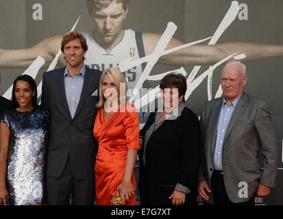 Cologne, Germany. 16th Sep, 2014. Professional basketball player Dirk Nowitzki (2-L), his wife Jessica (L), his sister Silke (C), his mother Helga (2-R) and his father Joerg-Werner (R) arrive for the premiere of the documentary 'Nowitzki. The Perfect Shot' in Cologne, Germany, 16 September 2014. The film will come to German cinemas on 18 September 2014. Photo: Henning Kaiser/dpa/Alamy Live News Stock Photo
