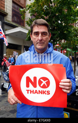 Sauchiehall Street, Glasgow, Scotland, UK, Wednesday, 17th September, 2014. On the day before the Scottish Independence Referendum, No Vote Campaigners communicate their message to the public in the city centre Stock Photo