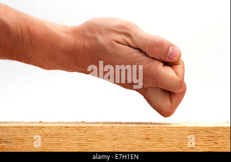 knocking-on-wood-e7h1en.jpg