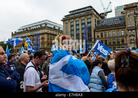 Glasgow, Scotland, UK. 17th Sept, 2014. Hundreds of people attend a 'Yes Scotland Campaign' in George Square, Glasgow with banners and placards, there are also featured speakers as well as live music. The country goes to the polls on the 18th of September 2014 to decide whether Scotland should be an independent country or remains in the United Kingdom. Credit:  Martin Alan Smith/Pacific Press/Alamy Live News Stock Photo
