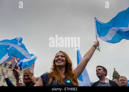Glasgow, Scotland, UK. 17th Sept, 2014. Hundreds of people attend a "Yes Scotland Campaign" in George Square, Glasgow with banners and placards, there are also featured speakers as well as live music. The country goes to the polls on the 18th of September 2014 to decide whether Scotland should be an independent country or remains in the United Kingdom. Credit:  Martin Alan Smith/Pacific Press/Alamy Live News Stock Photo