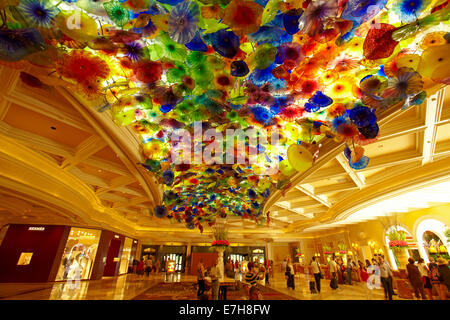 Dale Chihuly's Fiori di Como (2000 hand blown glass flowers), lobby, Bellagio, Las Vegas, Nevada, USA Stock Photo