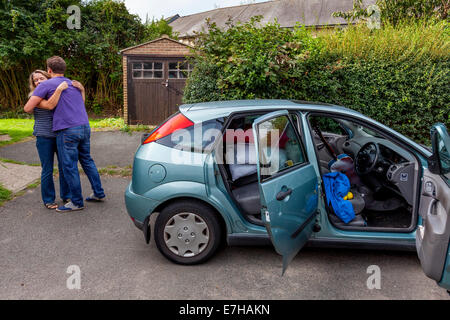 Off To University, A Mother Says Goodbye To Her Student Son As He Prepares To Leave Home In Sussex For University Stock Photo