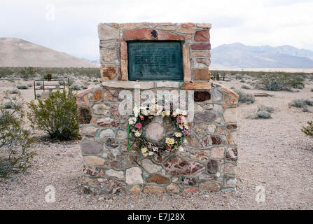 Grave in the cemetery in the Ghost town of Rhyolite Nevada Stock Photo