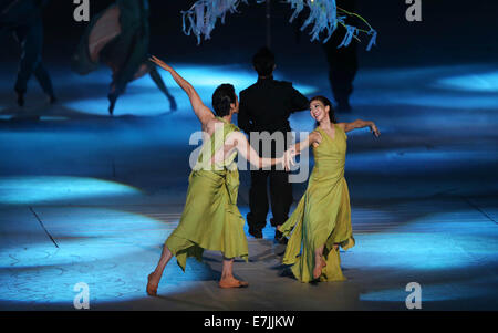 Incheon, South Korea. 19th Sep, 2014. Dancers perform during the opening ceremony of the 17th Asian Games in Incheon, South Korea, Sept. 19, 2014. Credit:  Meng Yongmin/Xinhua/Alamy Live News