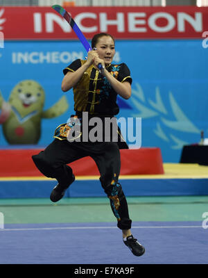 Incheon, South Korea. 20th Sep, 2014. Lim Sungeun of Korea performs during the women's nandao of Wushu competition at the 17th Asian Games in Incheon, South Korea, Sept. 20, 2014. Credit:  Xie Haining/Xinhua/Alamy Live News Stock Photo